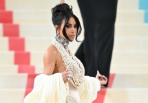 North West Helped Recover Kims Pearls As Met Gala Fit Fell Apart