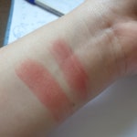 ♥ H O T P I N G ♥ 바르고나면 입술에 착 붙는 매트함이 느껴집니다. 휴지를 입술에 물고나면 묻어남이 아사용후기 - 핫핑