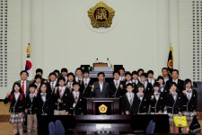 포토갤러리-청라중학교 제200회 인천광역시의회 임시회 제2차 본회의 방청 내용 | 인천광역시의회 어린이 의회>함께해요