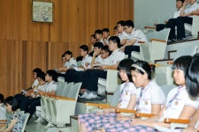 방청갤러리 -동방중학교 제175회 인천광역시의회 제1차정례회 방청 내용 | 인천광역시의회 메인>소통과 참여>방청 방청갤러리 -동방중학교... 