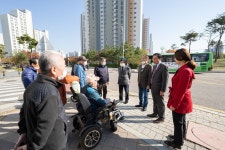 인천시의회 한민수 의회운영위원장 버스노선 연장 관련 주민 간담회