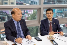 인천시의회 이명규 예산결산특별위원장, 나상길 의원 인천신용보증재단 부평지점 일일 명예지점장