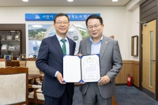 시민참여 > 시정홍보 > 행복한뉴스 > 포토뉴스 | 전북현대모터스 저소득 위기가구 지원 성금 기탁식 및 정헌율 익산시장 전북현대모터스... 