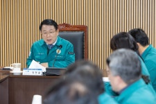 시민참여 > 시정홍보 > 행복한뉴스 > 포토뉴스 | 대통령 탄핵소추안 가결에 따른 익산시 민생안정 대책회의 글보기