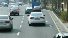 쓰리데이즈빈(Three Days Bean) | IMCDb.org: 2007 Hyundai Avante [HD] in "쓰리 데이즈 (Three Days), 2014" Hyundai Avante in "쓰리 데이즈 (Three Days)"