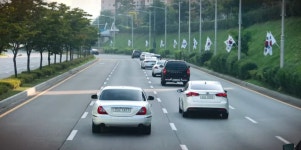 IMCDb.org: 2018 SsangYong Rexton Sports [Q200] in 종이의 집: 공동경제구역 (Money Heist: Korea - Joint Economic Area), 2022... 