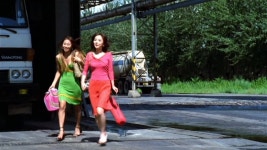 IMCDb.org: 1985 SsangYong DA50 in 로드무비 (Road Movie), 2002 SsangYong DA50 in 로드무비 (Road Movie)