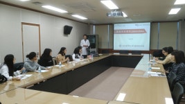 홈>열린마당>견학프로그램>환경아카데미 운영 > 인화여자고등학교 환경아카데미 체험 | 보건환경연구원