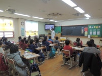 홈>열린마당>견학프로그램>환경아카데미 운영 > 금마초등학교 찾아가는 환경아카데미 | 보건환경연구원