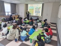홈>열린광장>포토갤러리 > [인천도시역사관] 하반기 유아 단체 교육프로그램 꼼지락 놀이터 <안녕,도시야?> 10월 19일 샬롬에덴어린이집... 