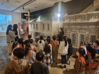 홈>열린광장>포토갤러리 > [인천도시역사관] 하반기 유아 단체 교육프로그램 꼼지락 놀이터  10월 26일 해둥실어린이집... 