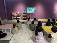 홈>열린광장>포토갤러리 > [한국이민사박물관] 특별전 연계 유아 단체 교육  10/23 목련어린이집 | 인천광역시립박물관
