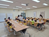 홈>열린광장>포토갤러리 > [시립박물관] 9/16 유아단체 교육 한밤중에 눈을 뜨면 (해마루유치원) | 인천광역시립박물관