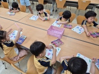 홈>열린광장>포토갤러리 > [시립박물관] 9/23 유아단체 교육 한밤중에 눈을 뜨면 (승학자연어린이집) | 인천광역시립박물관