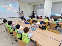 홈>열린광장>포토갤러리 > [시립박물관] 10/28 유아단체 교육 한밤중에 눈을 뜨면 (청담숲유치원) | 인천광역시립박물관