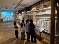 홈>열린광장>포토갤러리 > [인천도시역사관] 겨울방학교육 교실 밖 인천탐험 - 2. 5.(목) 오후 [단체] | 인천광역시립박물관
