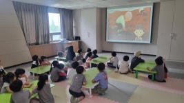 홈>열린광장>포토갤러리 > [인천도시역사관] 5/26 유아단체교육 갯벌도시 탐험대(수피아유치원) | 인천광역시립박물관