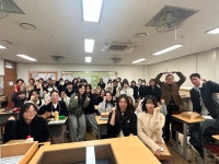 서구노인복지관, 수능 앞두고 세대가 함께하는 선물전달 행사 개최 | 인천서구시설관리공단> 공단소식> 홍보마당> 보도자료