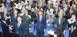 보도자료 > “전북은 언제나 저항의 현장… 더 나은 대한민국 향해 도전” - 상세보기 | 뉴스룸