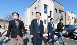 보도자료 > 김관영 지사, 농촌유학 현장 점검… 진안‘꿈터마을’방문 - 상세보기 | 뉴스룸