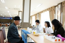 사진으로보는정선(2008~2020) - 2008 찾아가는 이동군청 운영 상세화면 | 정선군청 > 열린군정 > 참여소통 > 사진으로보는정선... 