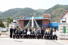 사진으로보는정선(2008~2020) - 화암면 현판식 및 기념식수 상세화면 | 정선군청 > 열린군정 > 참여소통 > 사진으로보는정선... 