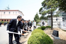 사진으로보는정선(2008~2020) - 화암면 현판식 및 기념식수 상세화면 | 정선군청 > 열린군정 > 참여소통 > 사진으로보는정선... 