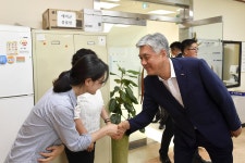 현장스케치(2020년 이전) - 화암면 직원과의 소통 공감 행사 상세화면 | 정선열린군수실 > 일하는 정선군수 > 현장스케치(2020년 이전)