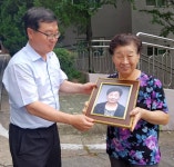 서대문구, 어르신 장수사진 만들어 전달 - 전국매일신문 - 전국의 생생한 뉴스를 ‘한눈에’ 서대문구, 어르신 장수사진 만들어 전달
