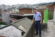 강북구의회 이용균 의원, 삼양동 주택가 노후옹벽 정비활동 전개 - 전국매일신문 - 전국의 생생한 뉴스를 ‘한눈에’ 강북구의회 이용균 의원... 