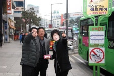유인애 강북구의원, 수유역 1번 마을버스정류장 비가림막 설치 노력 - 전국매일신문 - 전국의 생생한 뉴스를 ‘한눈에’ 유인애 강북구의원... 