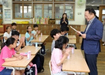 차성수 금천구청장, 초등학생 편지에 금동초등학교 방문 - 전국매일신문 - 전국의 생생한 뉴스를 ‘한눈에’ 차성수 금천구청장, 초등학생 편지에... 