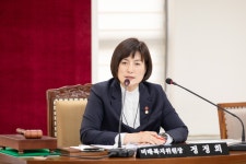 강서구의회 정정희 의원 강서구 중․장년층 인생이모작 지원에 관한... 강서구의회 정정희 의원 강서구 중․장년층 인생이모작 지원에 관한... 