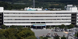 경남도, 코로나19사태 극복 10조원 규모 추경예산 제출 - 전국매일신문 - 전국의 생생한 뉴스를 ‘한눈에’ 경남도, 코로나19사태 극복 10조원... 