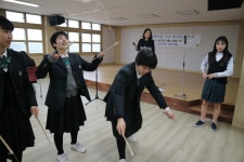 보도자료 > 일본 건국중학교 수학여행단, 조천중학교 방문 | 제주교육소식