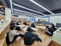 보도자료 > 제주도서관, 학교독서활동 지원을 위한‘찾아가는 청소년 인문학 특강(조이엘 작가)’운영 | 제주교육소식
