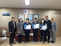 보도자료 > 고산중학교 학생 3명, 제주성지교회로부터 장학금 받아 | 제주교육소식