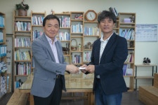 교육청소식 > 교육지원청 > 서귀포시교육지원청 교수학습지원과, 제남아동복지센터에 온누리상품권 기부 | 제주교육소식