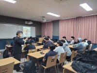 교육청소식 > 직속기관 > 제주도서관, 자유학기_진로연계 교육과정 지원을 위한‘찾아가는 휴먼북’운영 | 제주교육소식