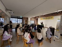 교육청소식 > 전체 > 제주도서관, 학교독서활동 지원을 위한‘한 학기 한 권 읽기 작가와의 만남(김경희 작가)’운영 | 제주교육소식