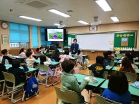 교육청소식 > 전체 > 서귀포도서관, ‘2024년 선반내에 흐르는 글빛’ 운영 | 제주교육소식