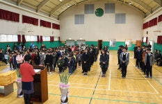 학교소식 > 중학교 > 신산중, 배려와 협력으로 함께 성장하는 행복한 학교 열기 입학식 실시 | 제주교육소식