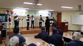 학교소식 > 유치원/초등학교 > 하귀일초, 하귀1리 경로잔치 위문공연 | 제주교육소식