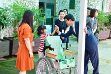 학교소식 > 특수학교 > 서귀포온성학교, 이석문 교육감 방문 등굣길 하이파이브 | 제주교육소식