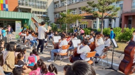 학교소식 > 유치원/초등학교 > 하귀일초, 하귀일오케스트라 등굣길 작은 음악회 개최 | 제주교육소식