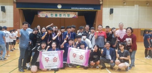 학교소식 > 중학교 > 섬 속의 섬 작은 학교, 우도중이 쏘아 올린 커다란 공, 킨볼 | 제주교육소식
