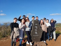 학교소식 > 유치원/초등학교 > 한라초, 교원 간 소통을 위한 힐링 오름 등반 실시 | 제주교육소식