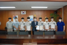 학교소식 > 고등학교 > 제주제일고등학교, 제주교육UCC공모전 대상수상 학생들 상장전달 및 대화 | 제주교육소식