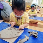학교소식 > 유치원/초등학교 > 토평초병설유치원, “오물조물 재미난 흙놀이!” 찾아오는 자연체험학습 운영 | 제주교육소식
