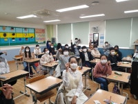 학교소식 > 유치원/초등학교 > 하귀일초, 4·3 평화·인권 체험학습 운영 ‘동백꽃 가죽 키링 만들기’ | 제주교육소식